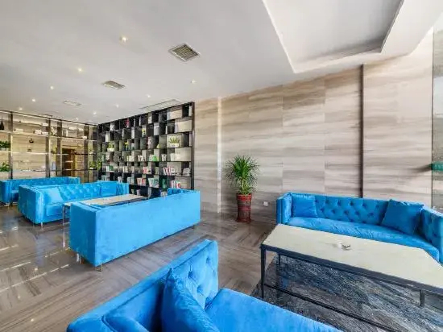 Sanyuan Hotel (Zixing Dongjiang Lake)