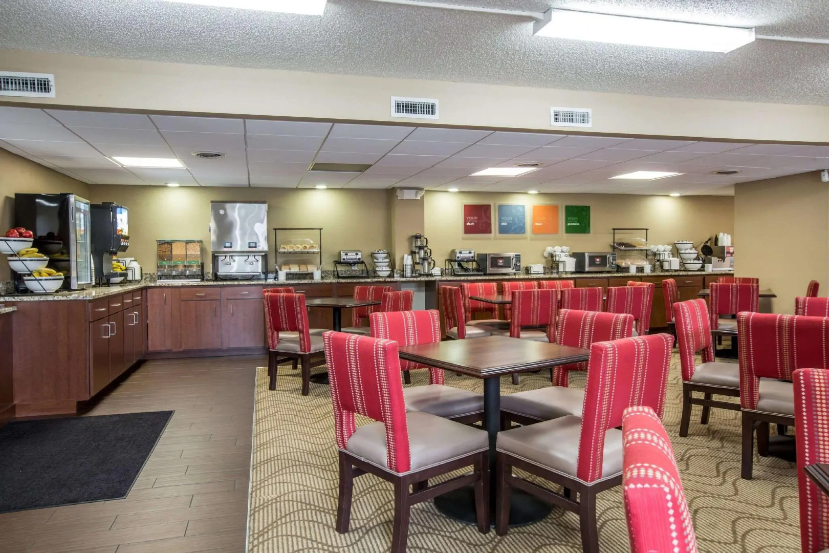 Comfort Inn & Suites At Dollywood Lane