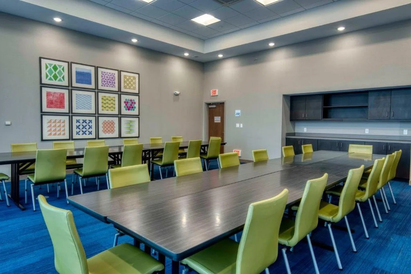 Holiday Inn Express & Suites Omaha Downtown - Old Market by IHG