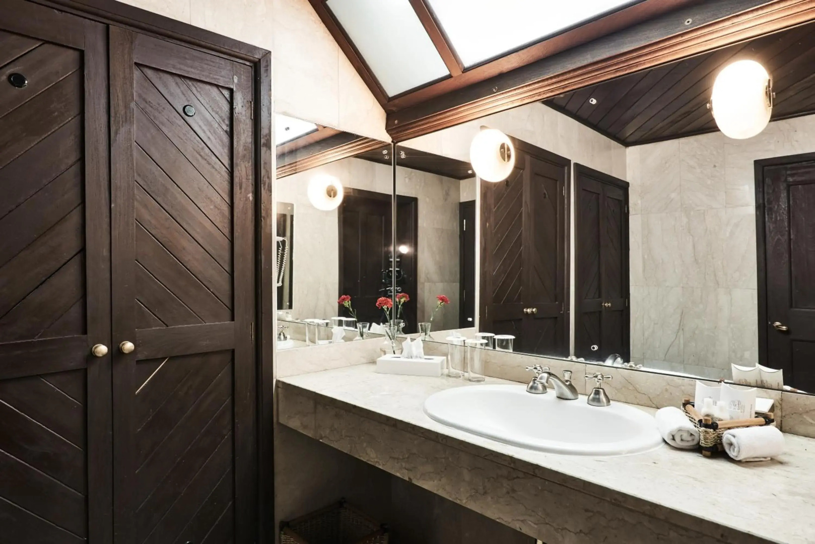 Safari Park Hotel And Casino