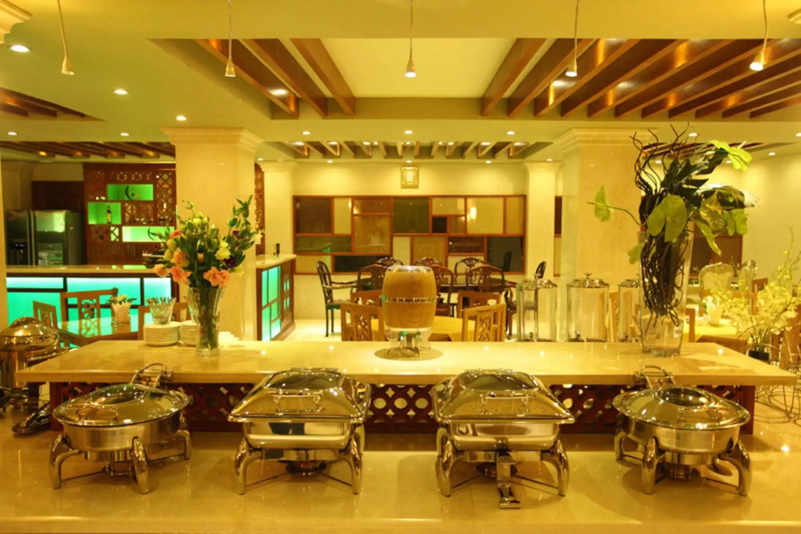 Au Lac Charner Hotel