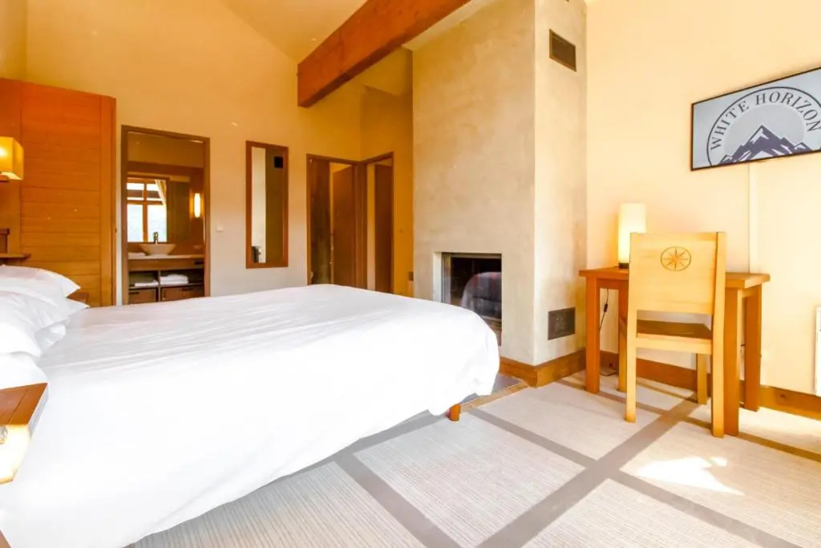 Exceptional 3 bed Penthouse with fireplace and stunning views