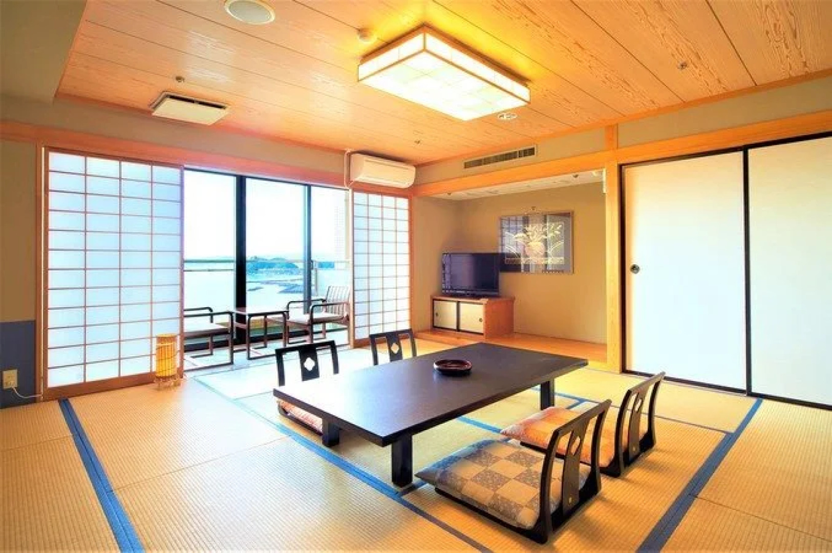 Kamogawa Hills Resort Hotel