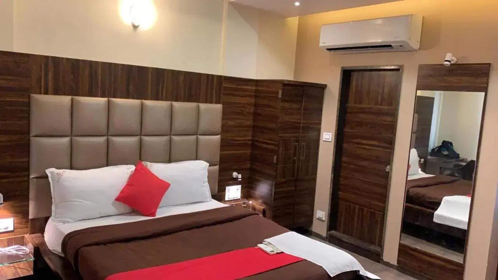 Hotel Lotus Residency