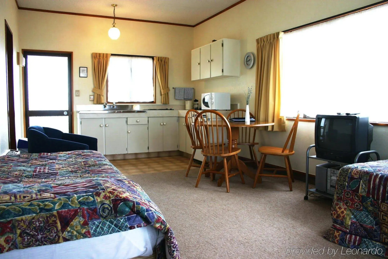 Summit Motor Lodge