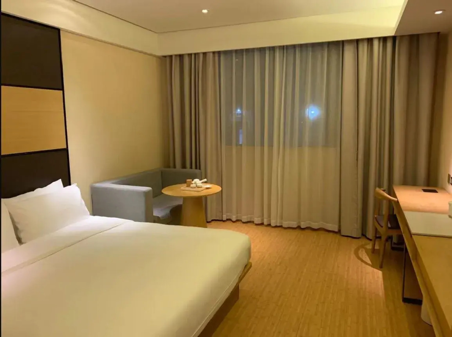 Ji Hotel Shanghai Oriental Pearl Tower