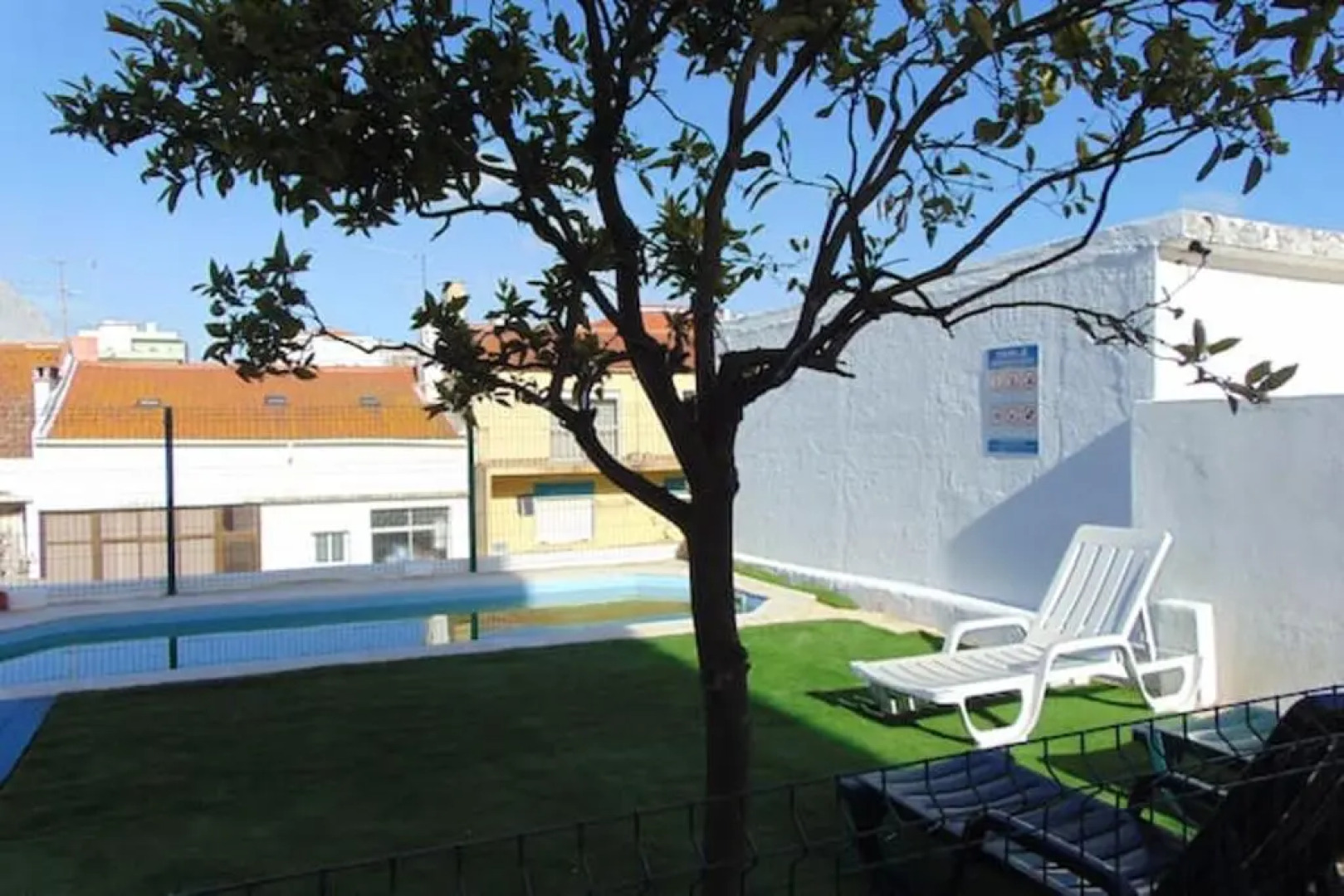 Apartment with 2 bedrooms in Almada with shared pool enclosed garden and WiFi 5 km from the beach