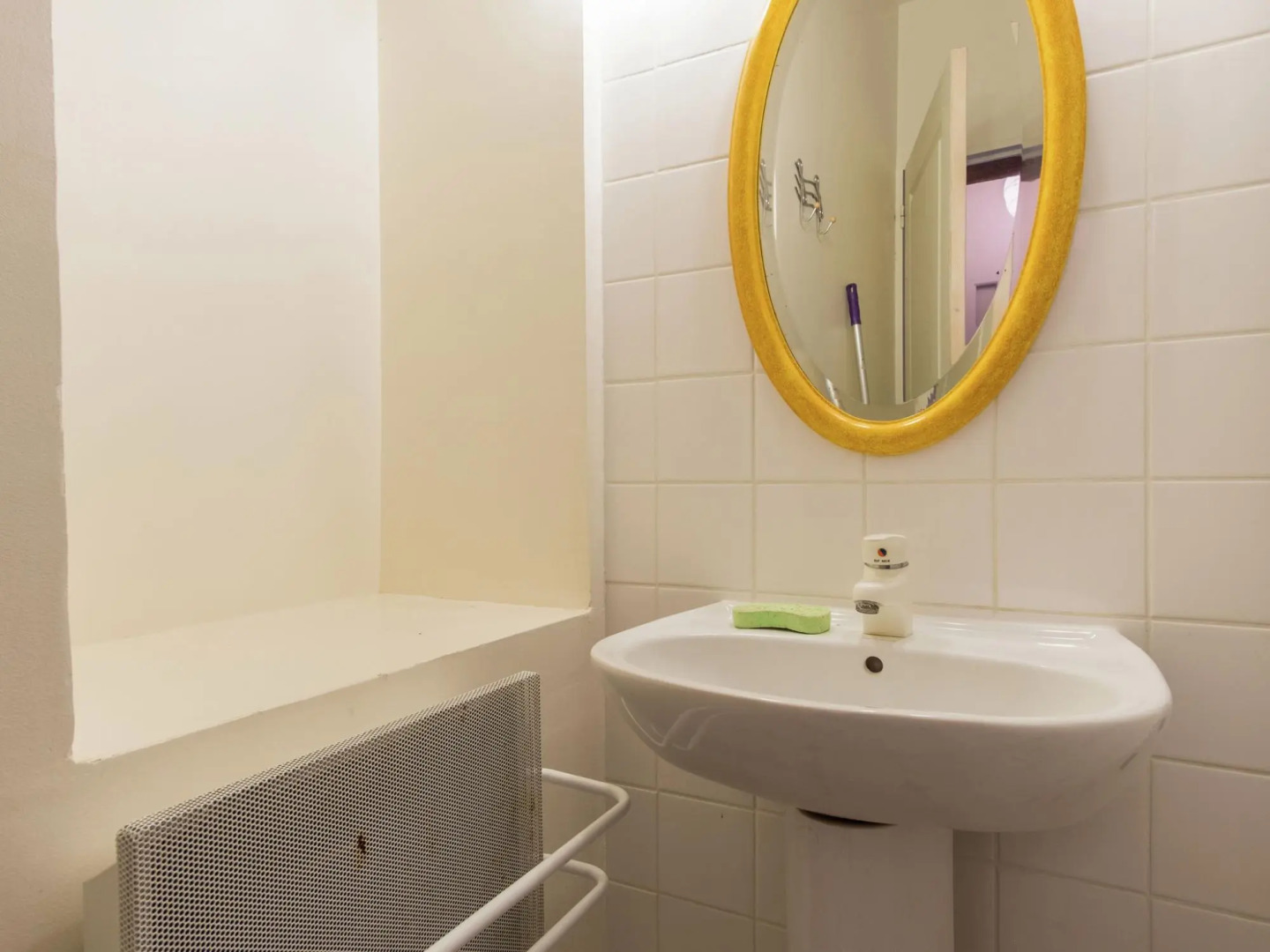 Cottage in an old Remote Farmhouse Near Chã¢teauroux