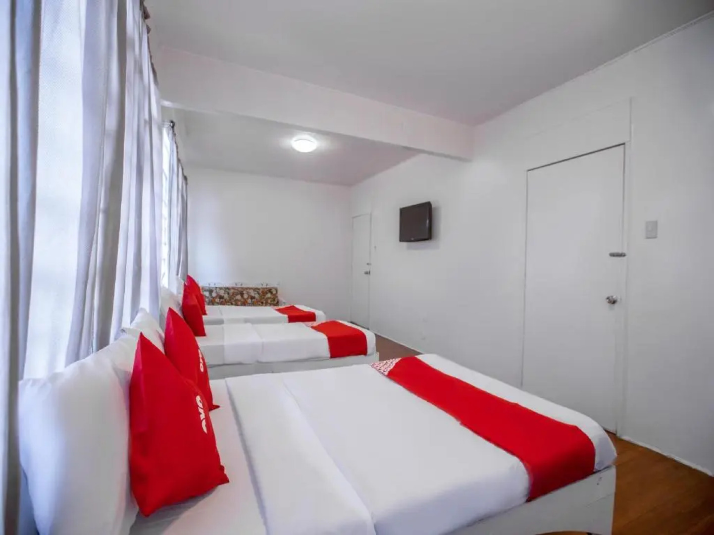 OYO 588 Sunrock Resort