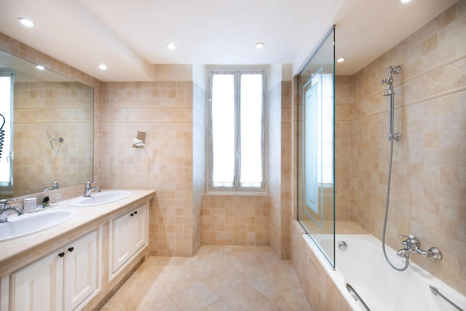 Hôtel Golf & Spa Château de la Bégude, The Originals Collection