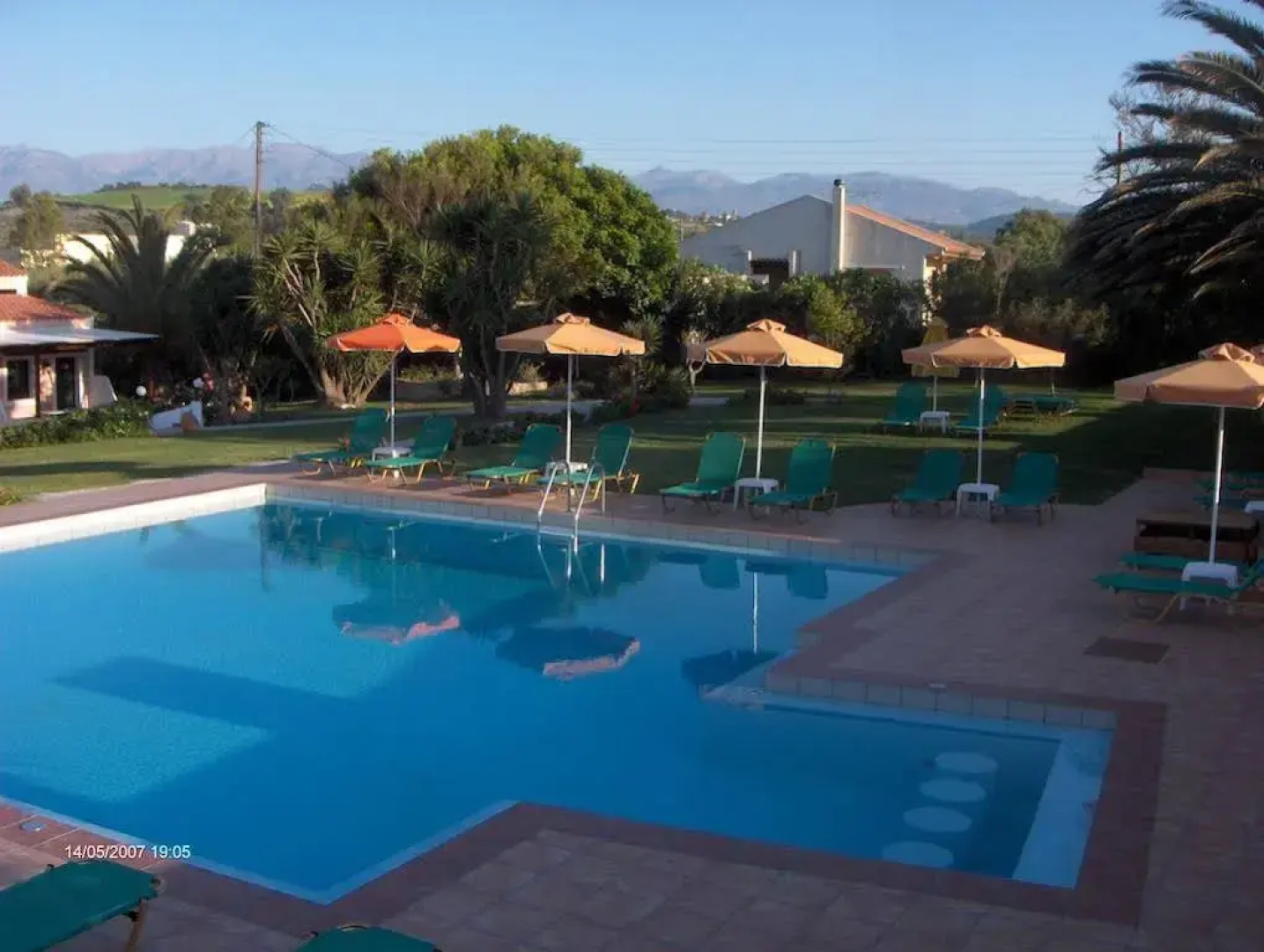 Androulakis Apartments