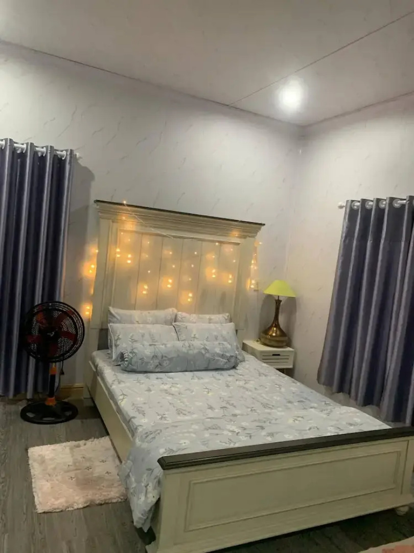 Ruby House, 3 Bedroom Apartment, Beachside