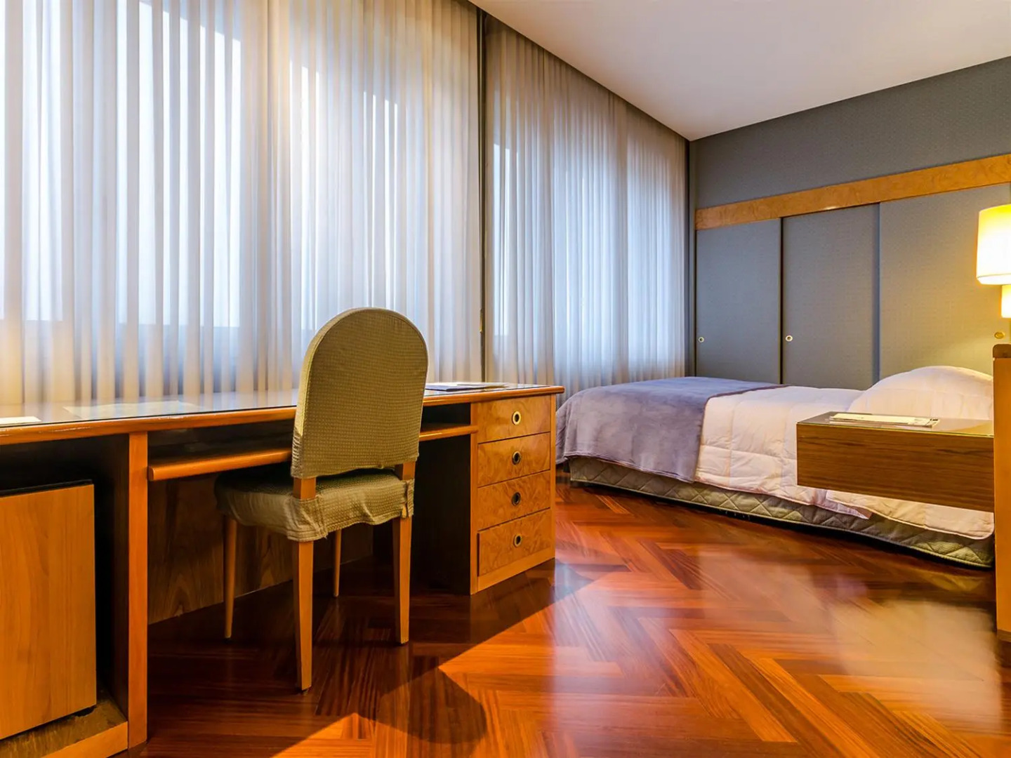 Отель Exe Majestic