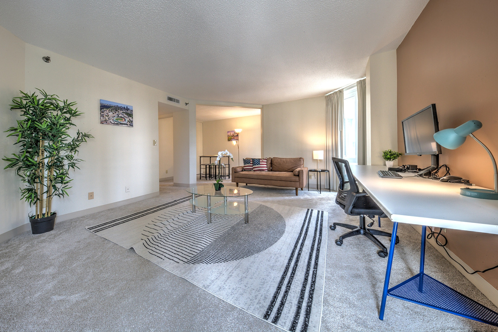 Outstanding 2 Bed Apt in Heart of Back Bay!