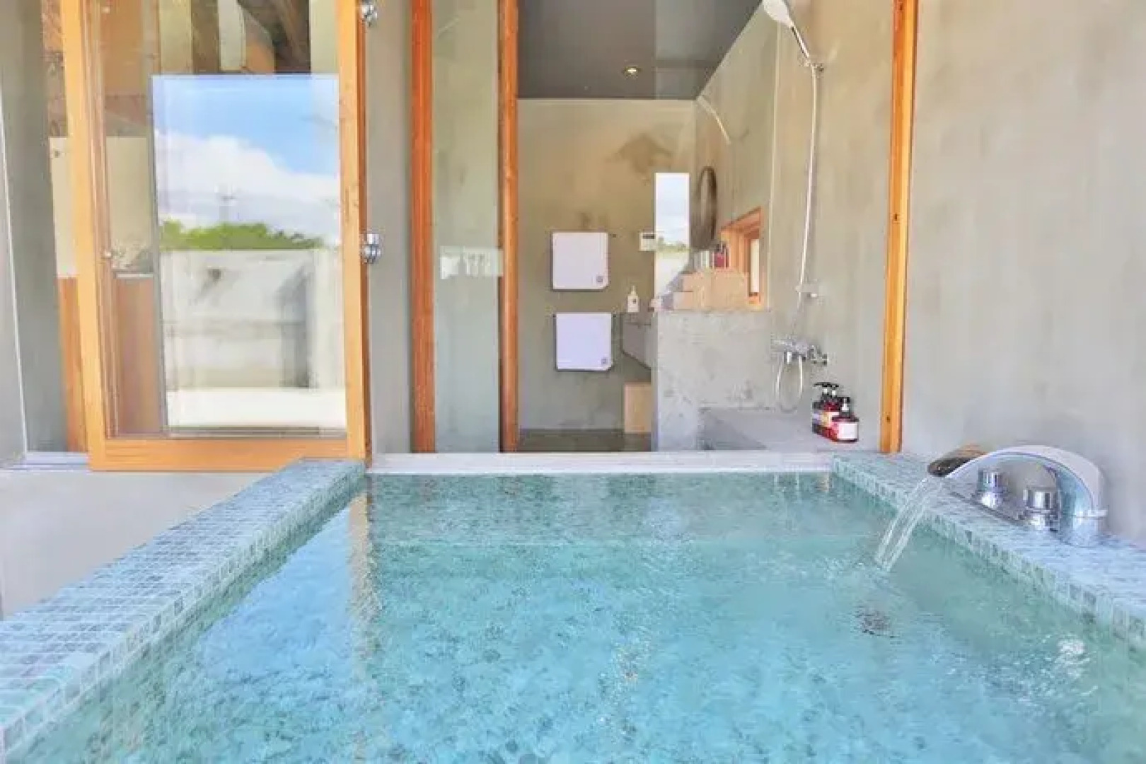 16/4 York Place Lets In The City Edinburgh