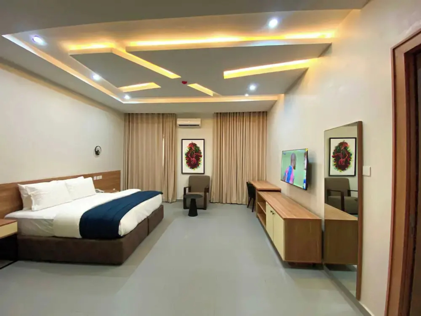 Bon Hotel Royal Parklane