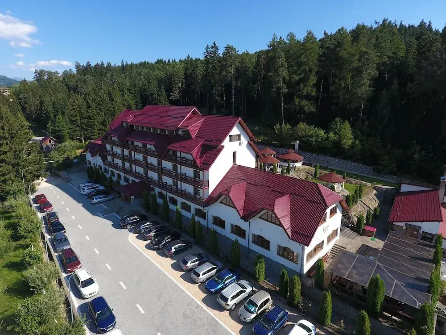 Q Resort and Spa Sacele	