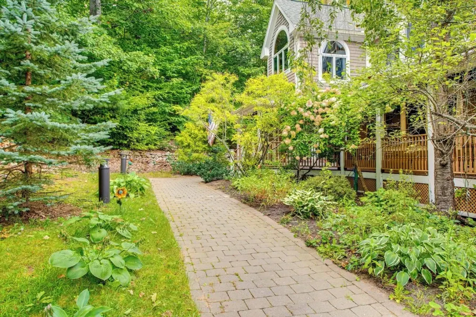 Deck For Entertaining: Belmont Group Getaway