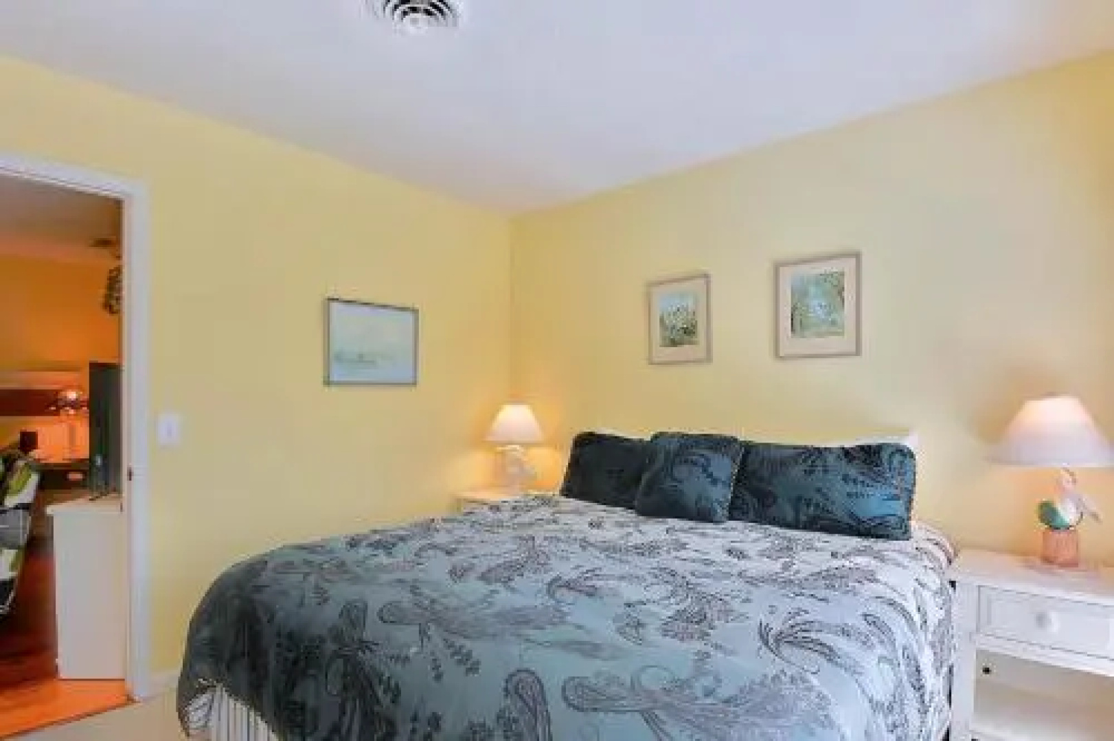 1040 Sparrow Pond Cottage