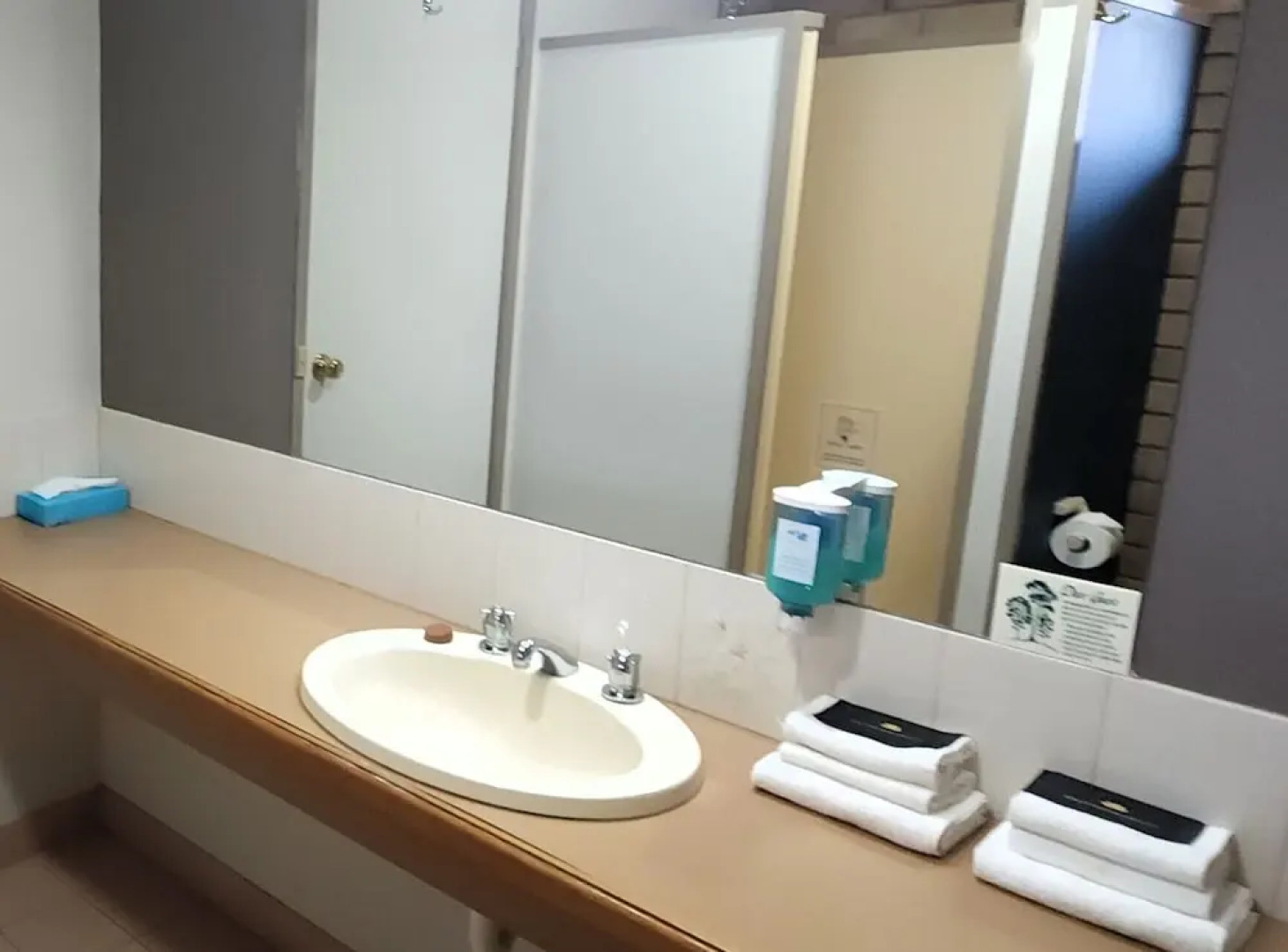 Magdala Motor Lodge & Lakeside Restaurant