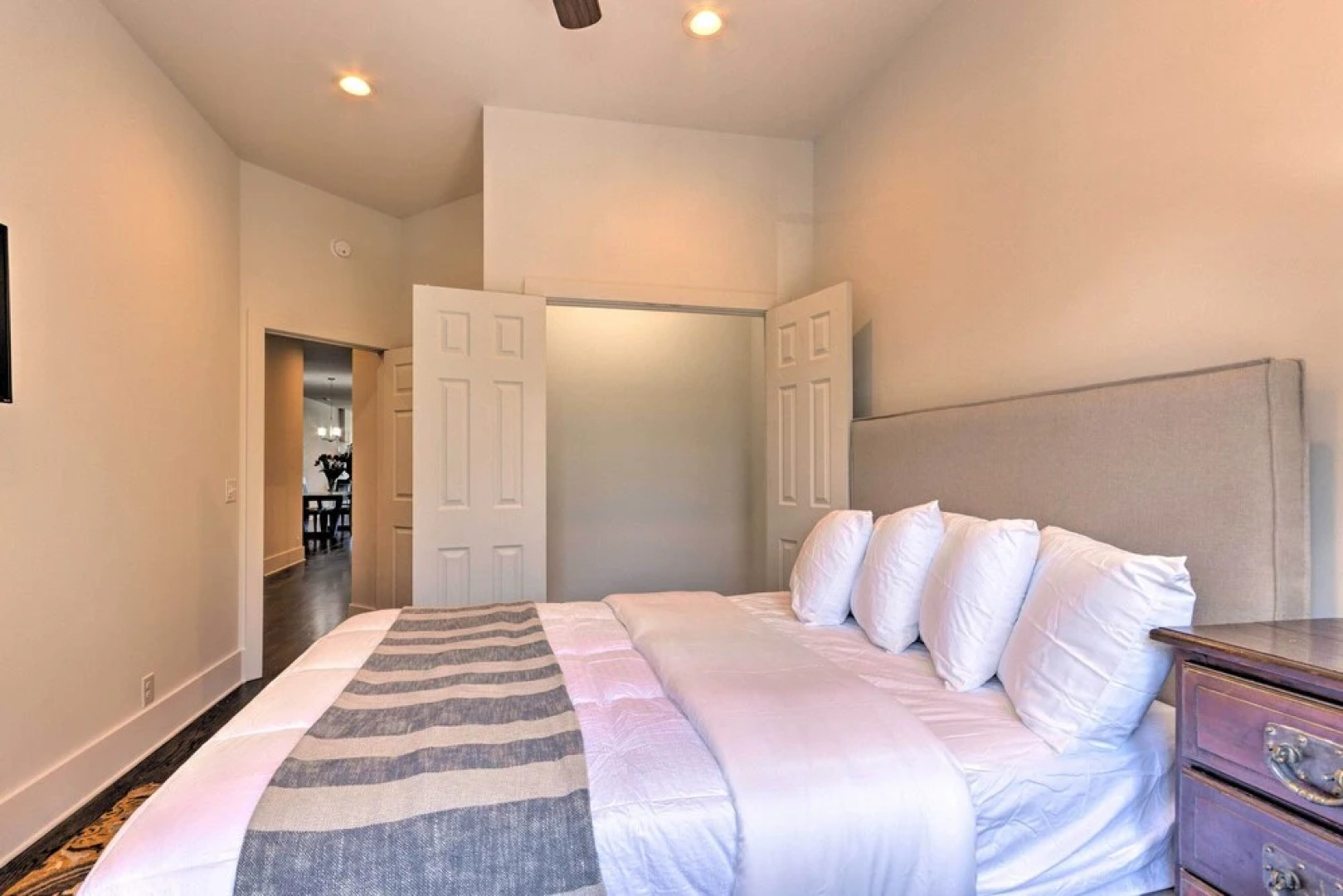 Modern Main St. Apt in Downtown Waynesville!