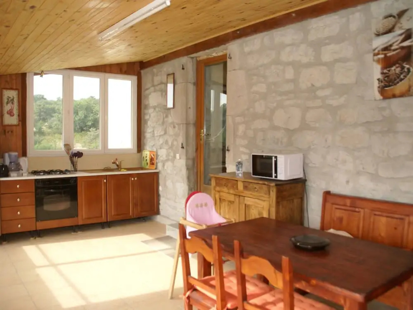 Vintage Holiday Home in Lanas With Swimming Pool