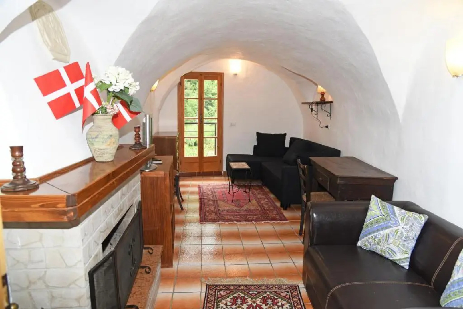 Panoramic Apartment with Balcony and Terrace