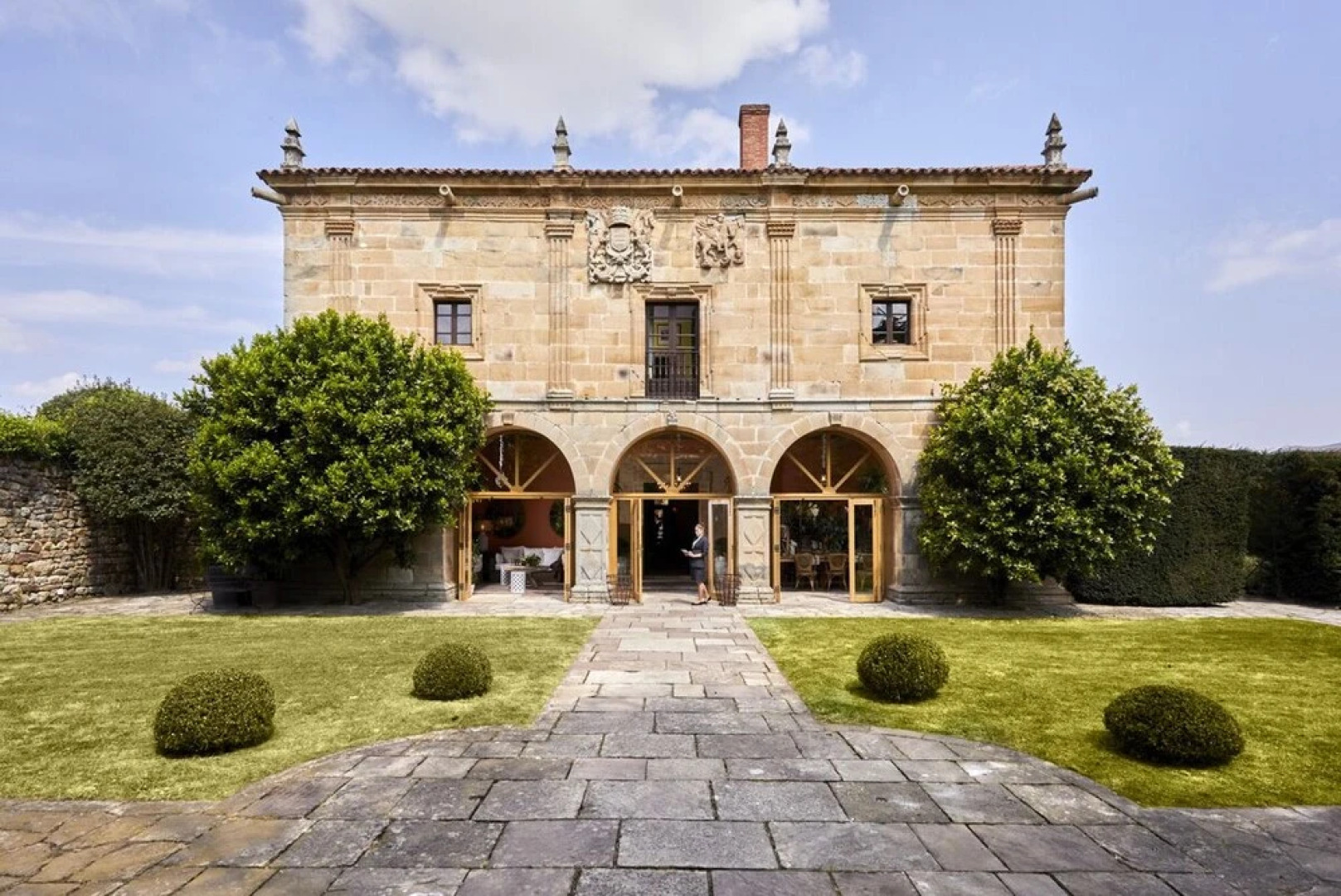 Helguera Palacio Boutique & Antique