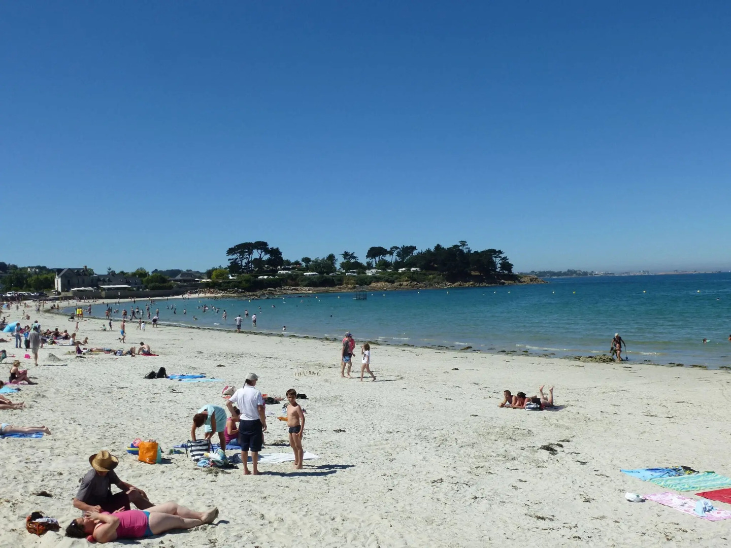 Jacuzzi, billiards and fireplace, semi-detached house, Sibiril