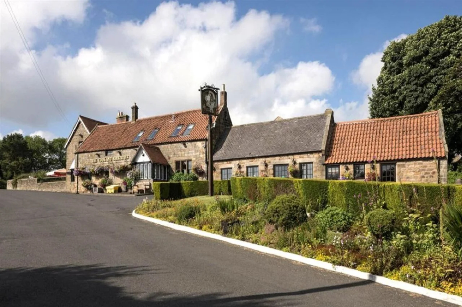 The Cook and Barker Inn