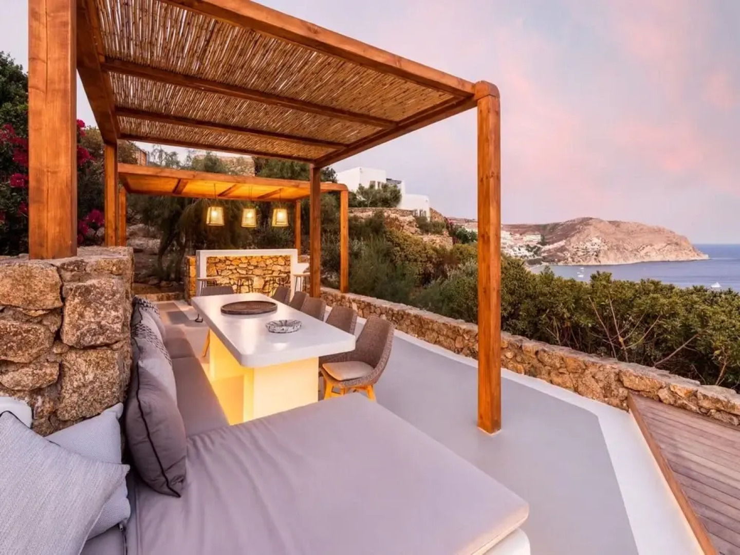 Stunning Villa Surrounded by Lush Greenery