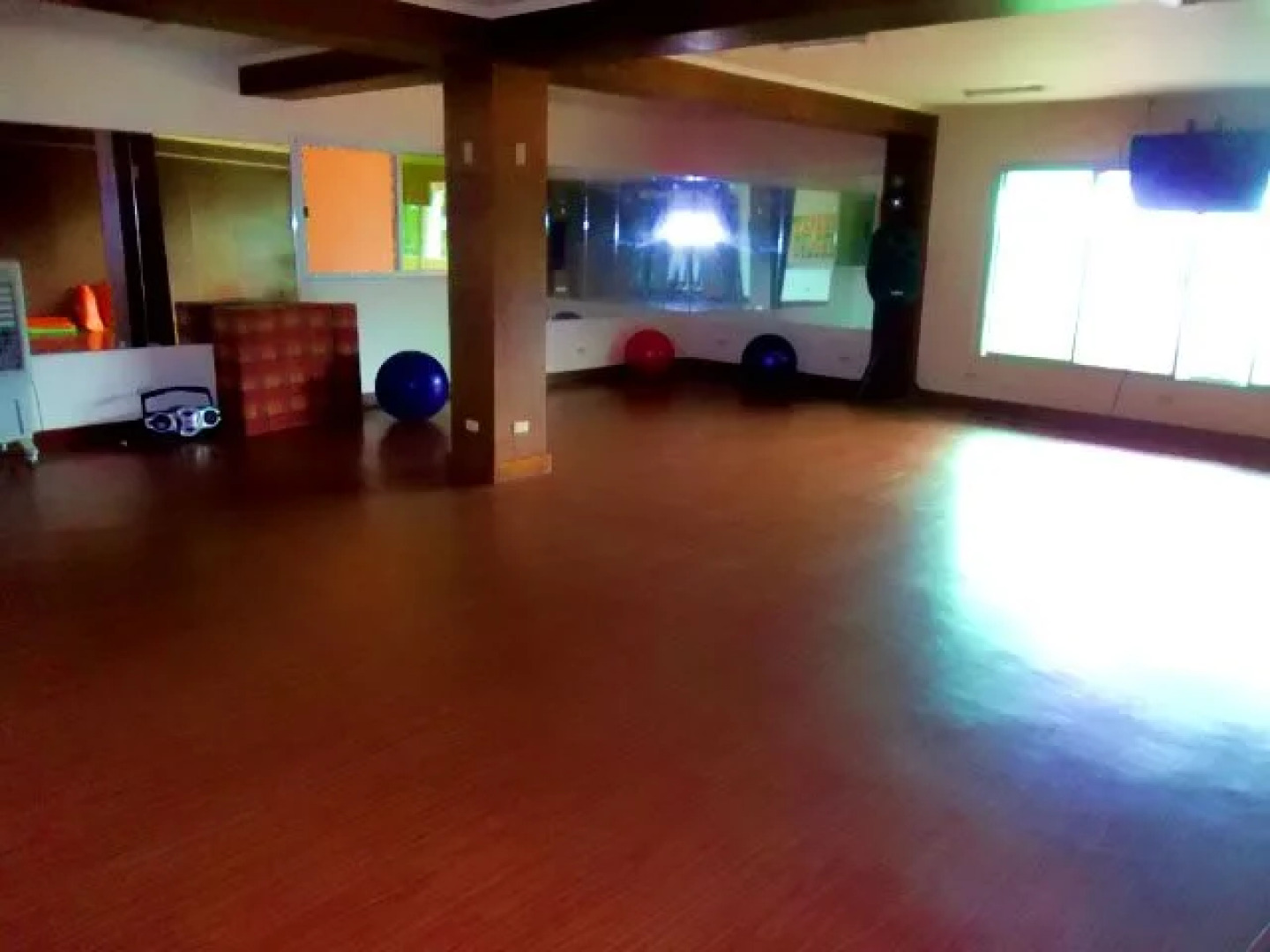 Advianne's Cafe, Hotel, and Restaurant