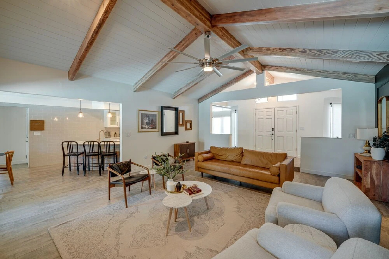 Bakersfield Oasis: Private Pool, Hot Tub & Patio!