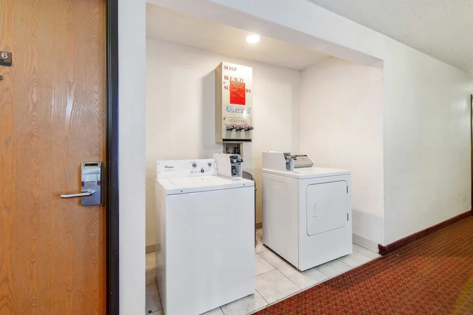 Super 8 Motel - Portage