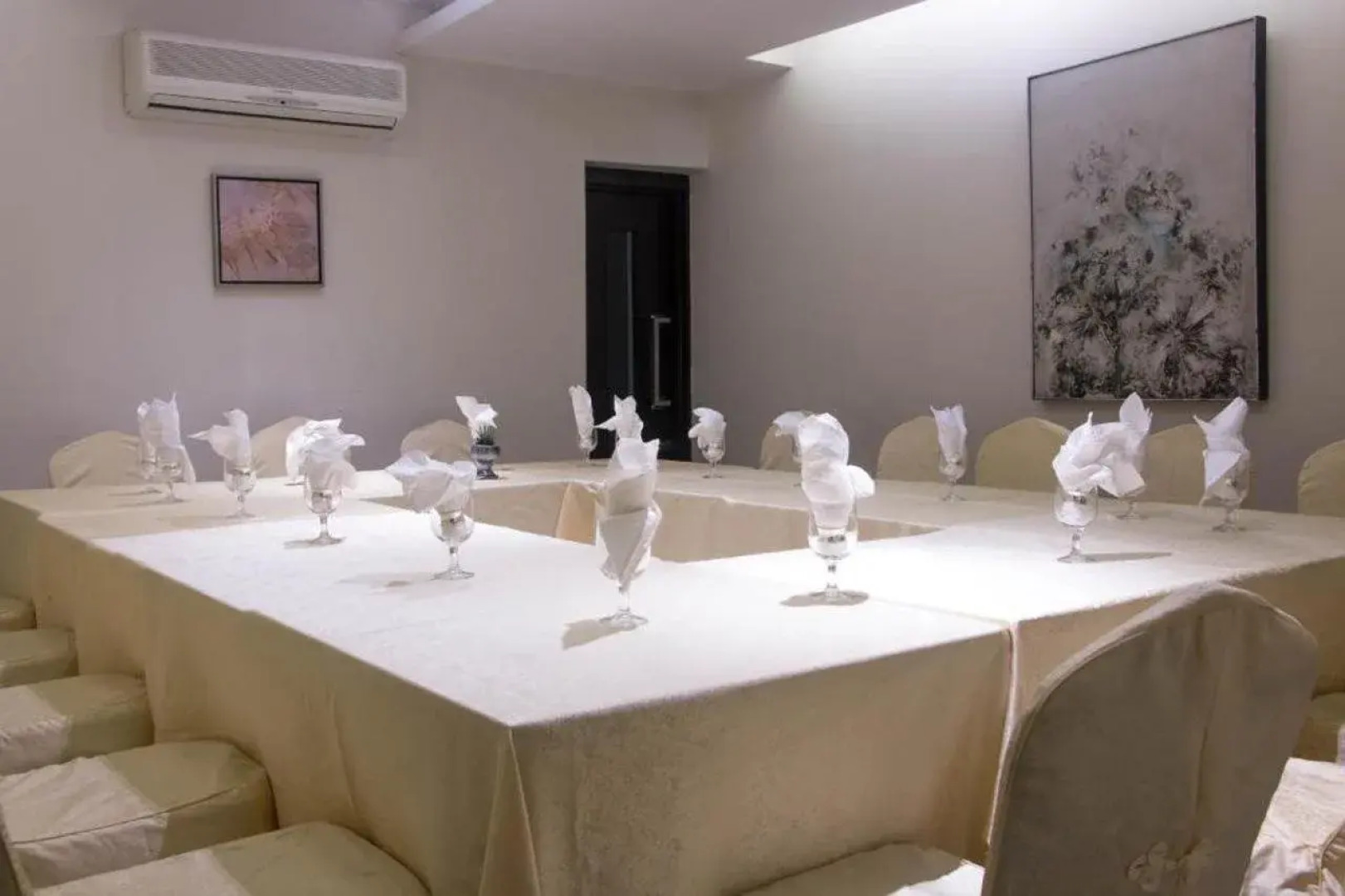 D'more Dhaka Hotel & Resort