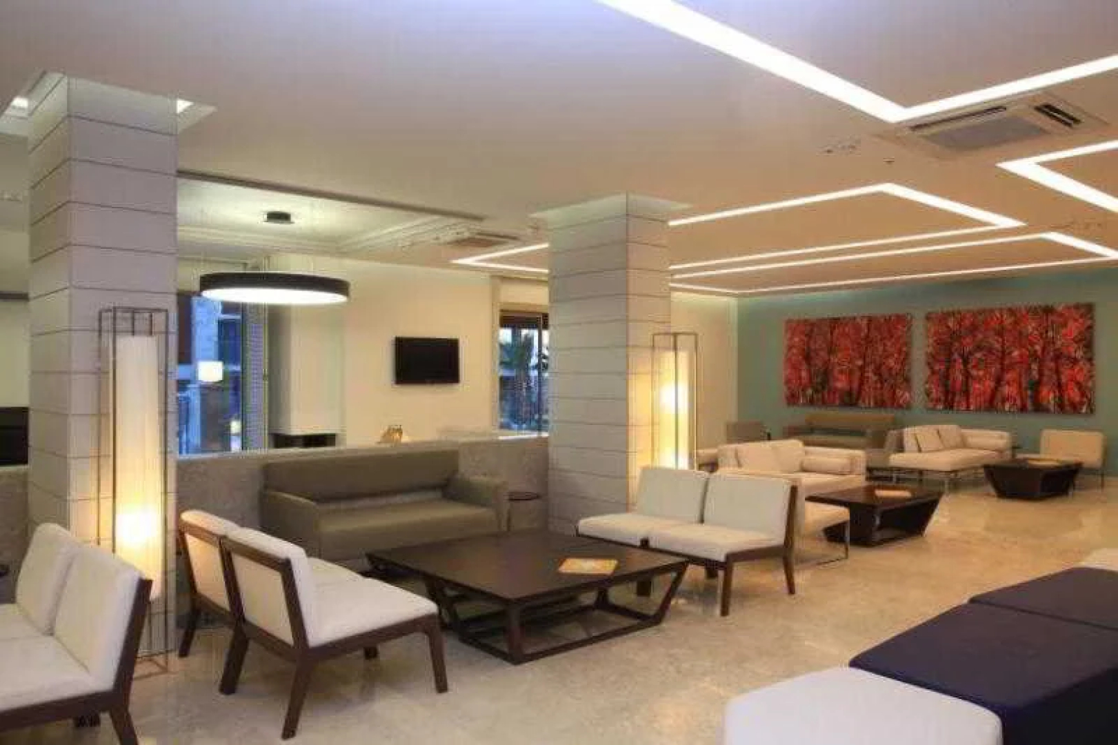 Sundance Residences & Suites Hotel