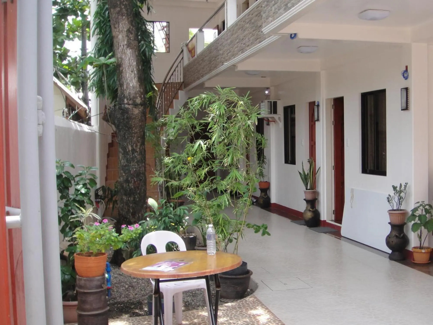 AJ Travellers Inn Annex