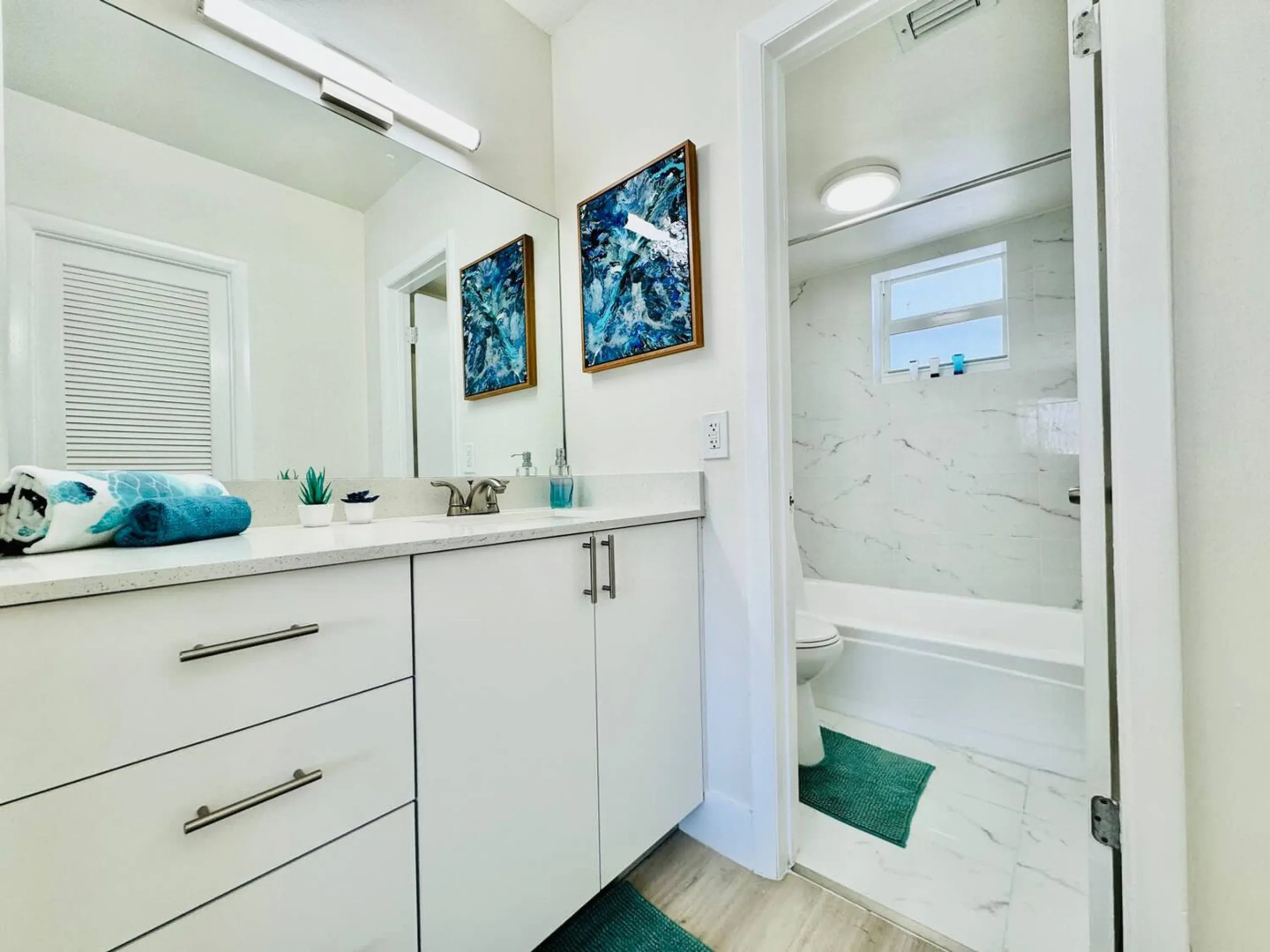 Waterfront 1BR Parking Walk to the Beach