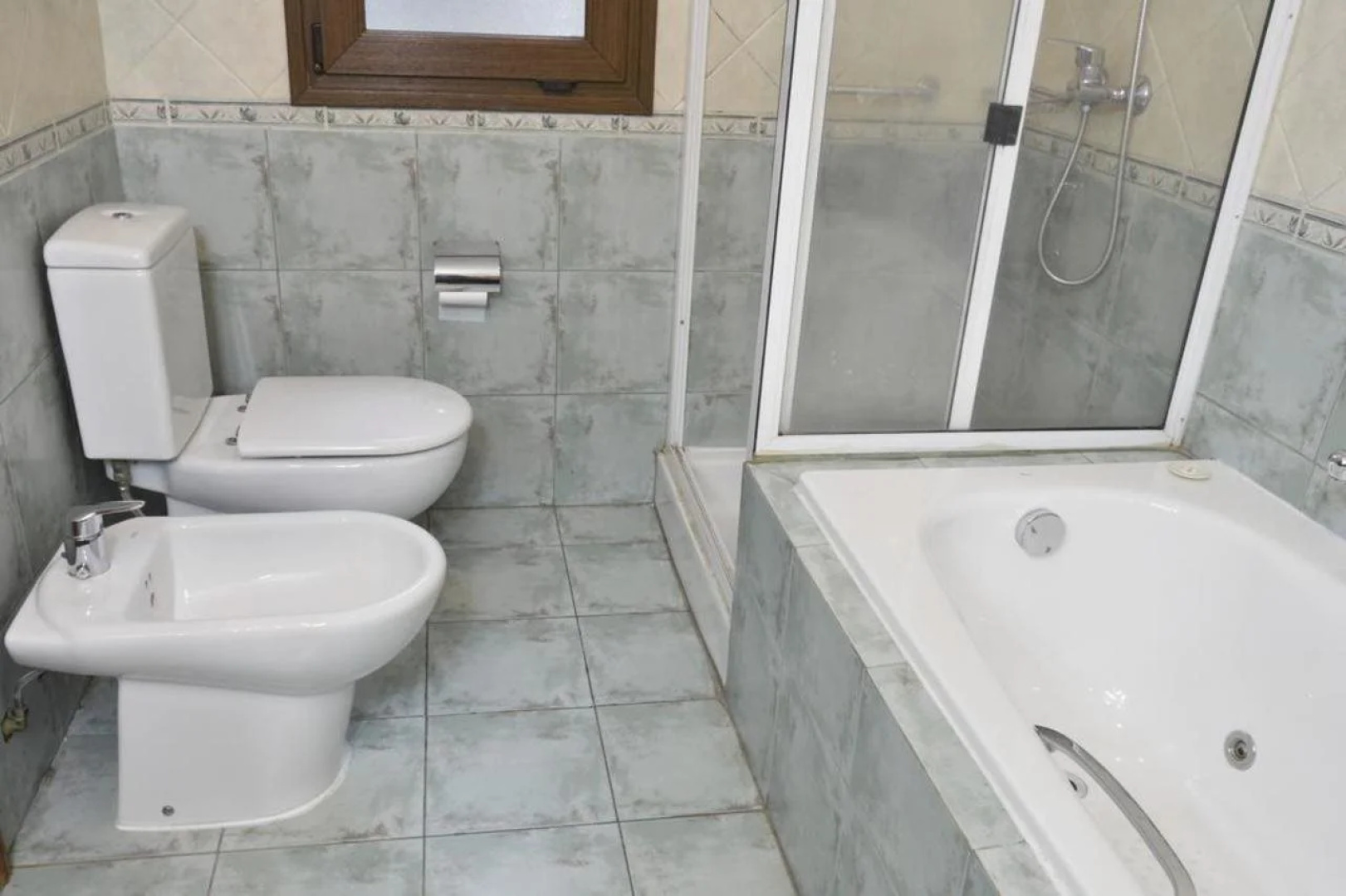 Gardi Hotel & Suites