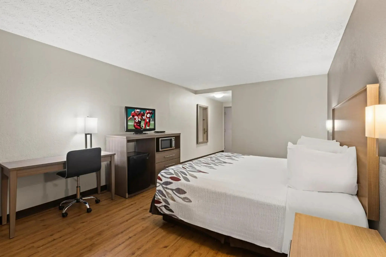 Red Roof Inn & Suites Newnan