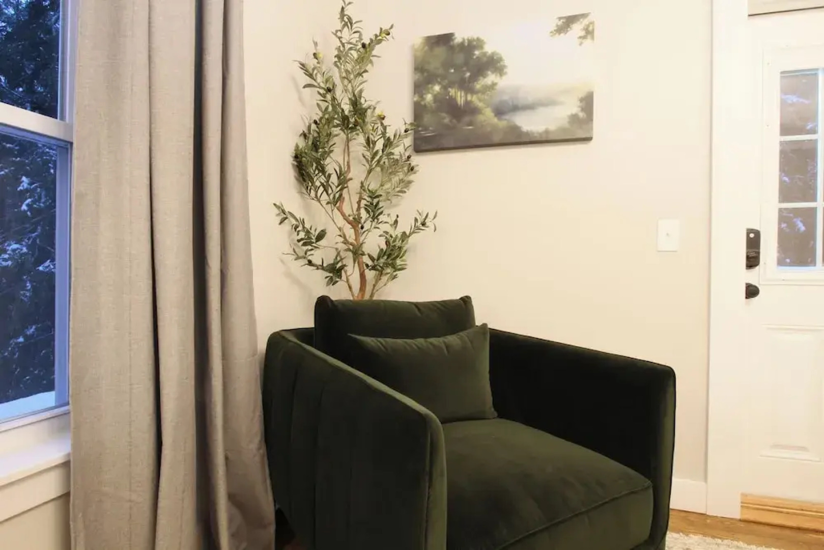 The Aurora Inn & Cottages