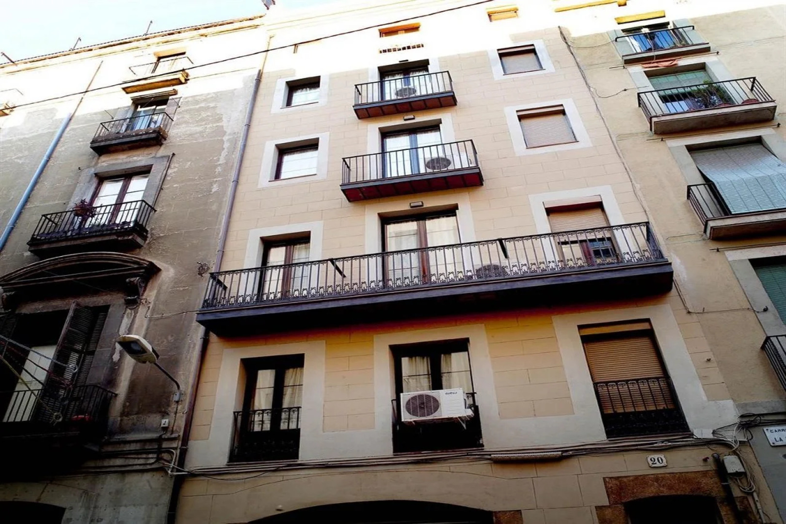 MH Apartments Guell
