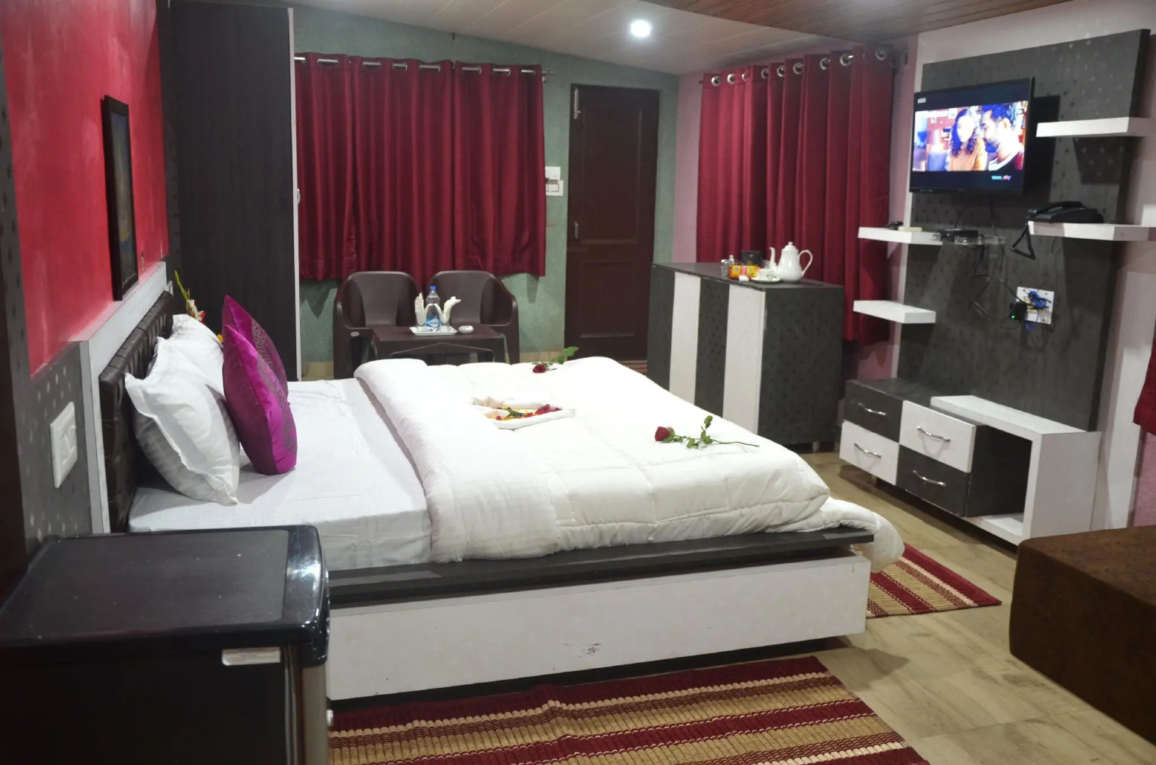 City Plaza Guest House and Restaurant