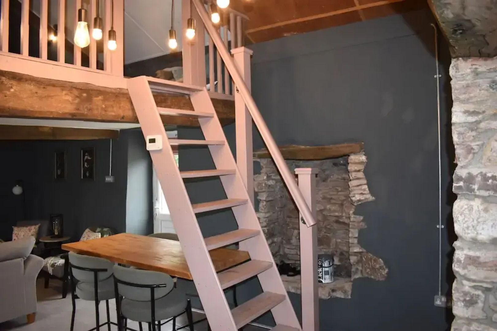 Ty Llaeth 2-bed Cottage, Sleeps 4, Pet Friendly