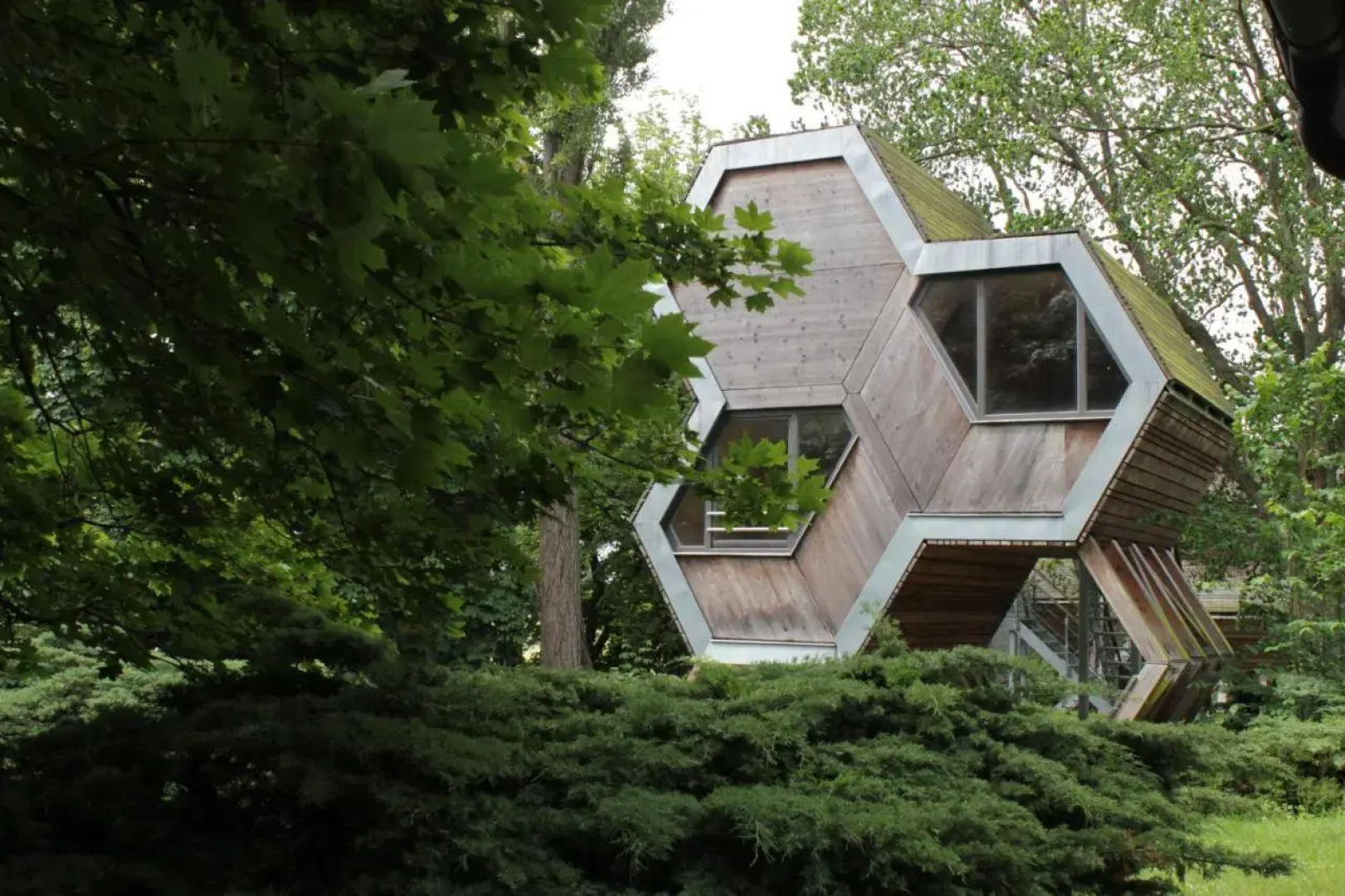 DJH Jugendherberge Beckerwitz mit design|Baumhausdorf
