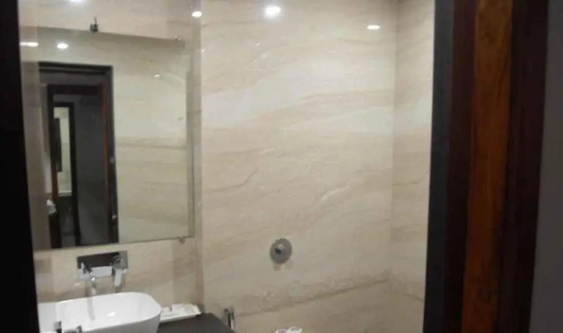 ADB Rooms Hotel Surabhi International,Varanasi