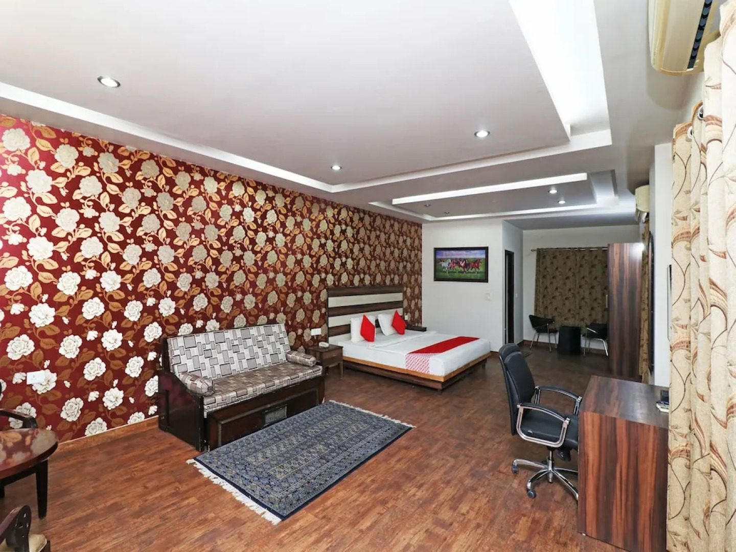 Hotel Silver Star By OYO Rooms