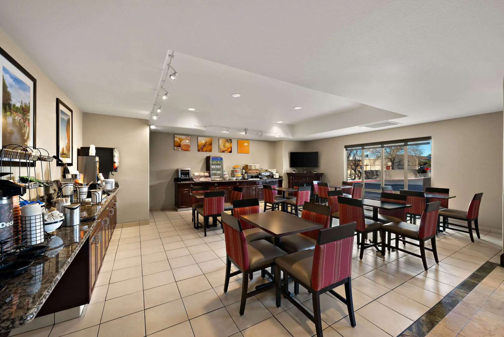 Comfort Inn & Suites Airport