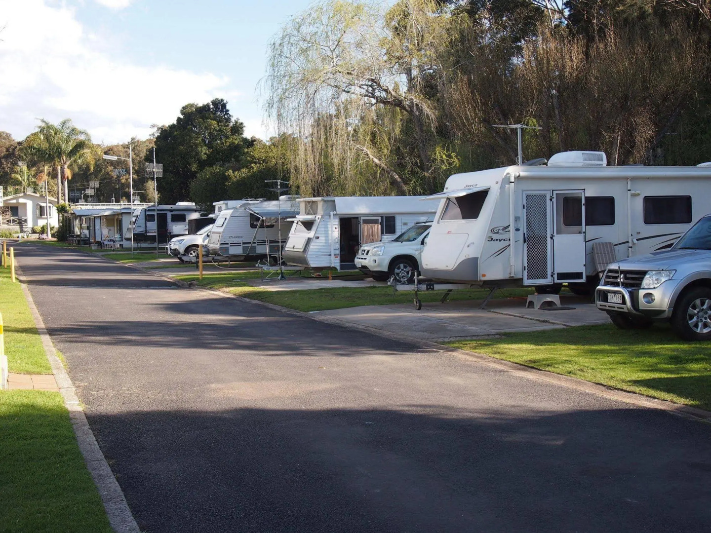 Pleasurelea Tourist Resort and Caravan Park