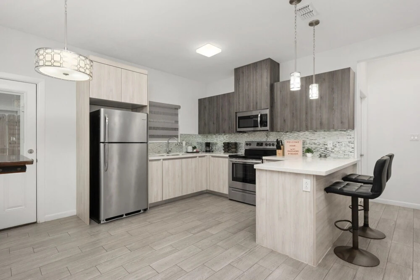 Modern Duplex with Fully Upgraded Amenities